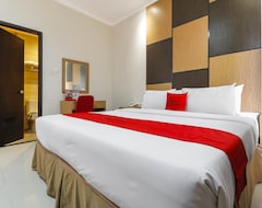 Hotel Reddoorz Plus Near Pantai Losari (Makassar, Indonesia)