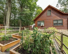 Casa/apartamento entero R&r Cabin- Three Bedroom Lake Access Cabin Home With Hot Tub And Fire Pit (McHenry, EE. UU.)