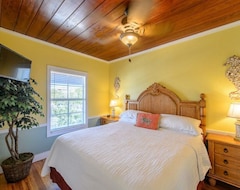 Khách sạn The Caribbean Suite (1 Bedroom: King/1 Bath) (Stuart, Hoa Kỳ)