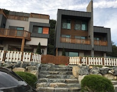 Tüm Ev/Apart Daire Grace River House - Modern Style 3 Story House Building (Hoengseong, Güney Kore)