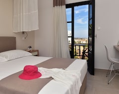 Serviced apartment Aella Residence (Naoussa, Greece)