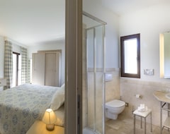 Hotel Grande Baia Resort & Spa (San Teodoro, Italy)