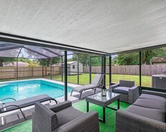 Koko talo/asunto Stunning Heated Pool House Close To Tampa! (Seffner, Amerikan Yhdysvallat)
