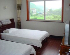 Hotel 农家乐 (Deqing, China)