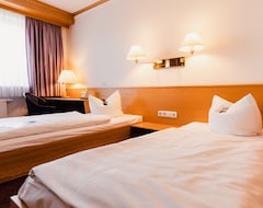 Khách sạn Hotel Bavaria (Brehna, Đức)