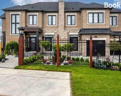 Cijela kuća/apartman Newly Build Estate Home 40min From Airport (Stouffville, Kanada)