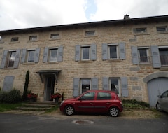 Koko talo/asunto Large Renovated House In A Quiet Area Close To The Village (all Services On Foot) (Saint-Julien-Chapteuil, Ranska)