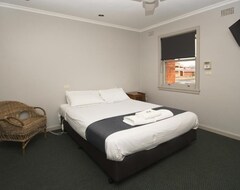 Khách sạn The George Hotel (Bathurst, Úc)