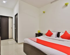 Khách sạn OYO 2494 Hotel Shree Plaza (Bharuch, Ấn Độ)