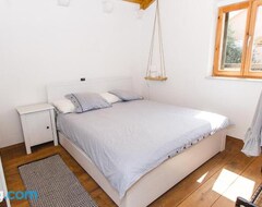 Tüm Ev/Apart Daire Apartment Komoda (Kaprije, Hırvatistan)