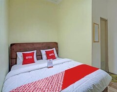 Hotel Oyo 3883 The Red (Bogor, Indonezija)