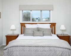 Tüm Ev/Apart Daire Luxury Beachfront With 180 Degree Views (Tauranga, Yeni Zelanda)