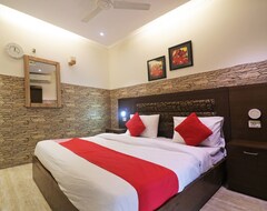 Hotelli OYO 49069 A Suites (Delhi, Intia)