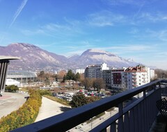 Cijela kuća/apartman Appartement 80m² Traversant Avec Vue Imprenable Sur Tous Les Massifs! (Grenoble, Francuska)