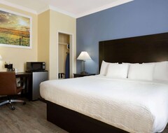 Hotel Days Inn & Suites By Wyndham Dfw Airport South-Euless (Euless, EE. UU.)