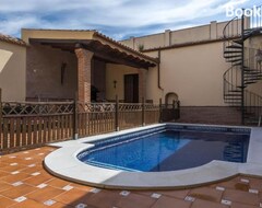 Cijela kuća/apartman Alluring Holiday Home In Cordoba With Private Swimming Pool (Montilla, Španjolska)