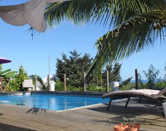 Toàn bộ căn nhà/căn hộ Villa With Pool, Sea And Mountain Views (L'Étang-Salé, Réunion)