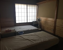 Bed & Breakfast Futago Cabin (Uonuma, Nhật Bản)