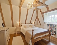 Toàn bộ căn nhà/căn hộ Delightful Newly Restored 4 Star Period Stone Cottage With Large Pool And Wifi (Thonac, Pháp)