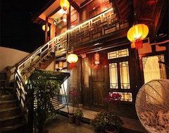 Lijiang Gucheng Linglong Xiaozhu Hotel (Lijiang, Kina)