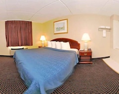 Khách sạn Econo Lodge Inn & Suites (Waterloo, Hoa Kỳ)
