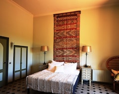 Hotel Luxury Villa Near Sitges Barcelona With Large Pool, Tennis Court, Bbq Area... (Villanueva y Geltrú, España)