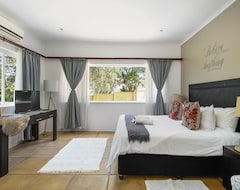 Hotel Caza Beach Guesthouse (Umhlanga, South Africa)