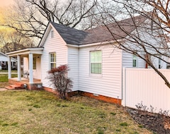 Tüm Ev/Apart Daire The Grate House - 1940s Charm - Fresh Remodel (Searcy, ABD)
