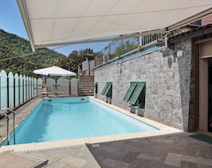 Hotel Apartment Casa Gocce Di Cristallo With Sea View, Pool & Wi-fi (Varazze, Italija)
