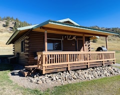 Entire House / Apartment Elk Cabin Sleeps 4 With Beautiful Views Of The Beartooth Mountains (Fishtail, USA)