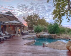 Hotel Rhulani Safari Lodge (Madikwe, South Africa)