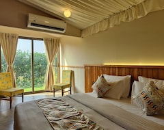 Otel Nirvana Resort And Restaurant (Bharuch, Hindistan)
