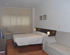 Lejlighedshotel Apartamentos Ele Domocenter (Bormujos, Spanien)