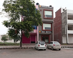 Hotelli OYO 16678 Rohtak Palace (Rohtak, Intia)
