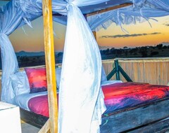 Koko talo/asunto Beautiful Sunset Star Bed Amboseli Camp (Ol Tukai, Kenia)