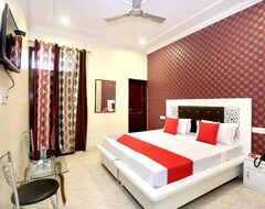 Khách sạn OYO 13102 Hotel Adarsh (Chandigarh, Ấn Độ)