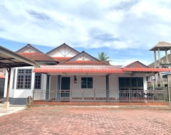 Toàn bộ căn nhà/căn hộ Dbali Homestay -unifi Tv, Cuckoo, Washing Machine (Pasir Puteh, Malaysia)