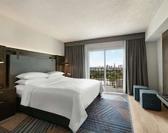 Hotel Embassy Suites by Hilton Los Angeles Downey (Downey, USA)