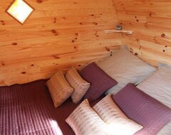 Cijela kuća/apartman Night In A Caravan With Breakfast Included (Unusual Guest Room) (Guimiliau, Francuska)