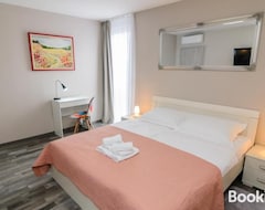 Hotel Calm Accommodation (Zadar, Croacia)