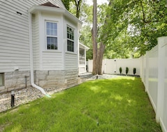 Koko talo/asunto Renovated Bloomington Home - Steps To Campus! (Bloomington, Amerikan Yhdysvallat)