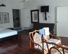 Nojoch Zac Studio With Mid Size Kitchen And Little Backyard At Hotel Bea (Centro, Mexico)