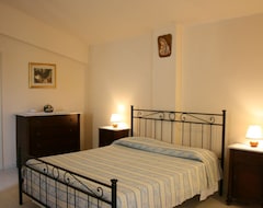 Toàn bộ căn nhà/căn hộ Villa in Castiglione Del Lago with 7 bedrooms sleeps 16 (Castiglione del Lago, Ý)