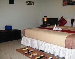 The Nice Hotel (Cape Panwa, Tayland)