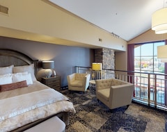 Khách sạn Clubhouse Hotel & Suites Fargo (Fargo, Hoa Kỳ)