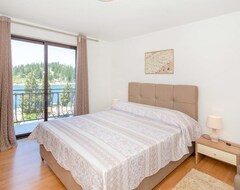 Hotel 1 Bedroom Accommodation In Blace (Otok, Croacia)