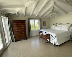 Koko talo/asunto Headquarters: Coastal Retreat With Ensuite Bedrooms And Private Pool (Hope Town, Bahamas)