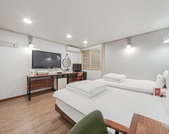 Hotel U Motel (Busan, South Korea)