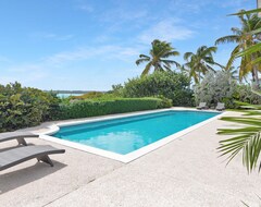 Hele huset/lejligheden Emerald Escape Vacation Home (Moss Town, Bahamas)