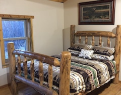 Entire House / Apartment Cabin On The Wind River - Sledders Welcome! (Dubois, USA)